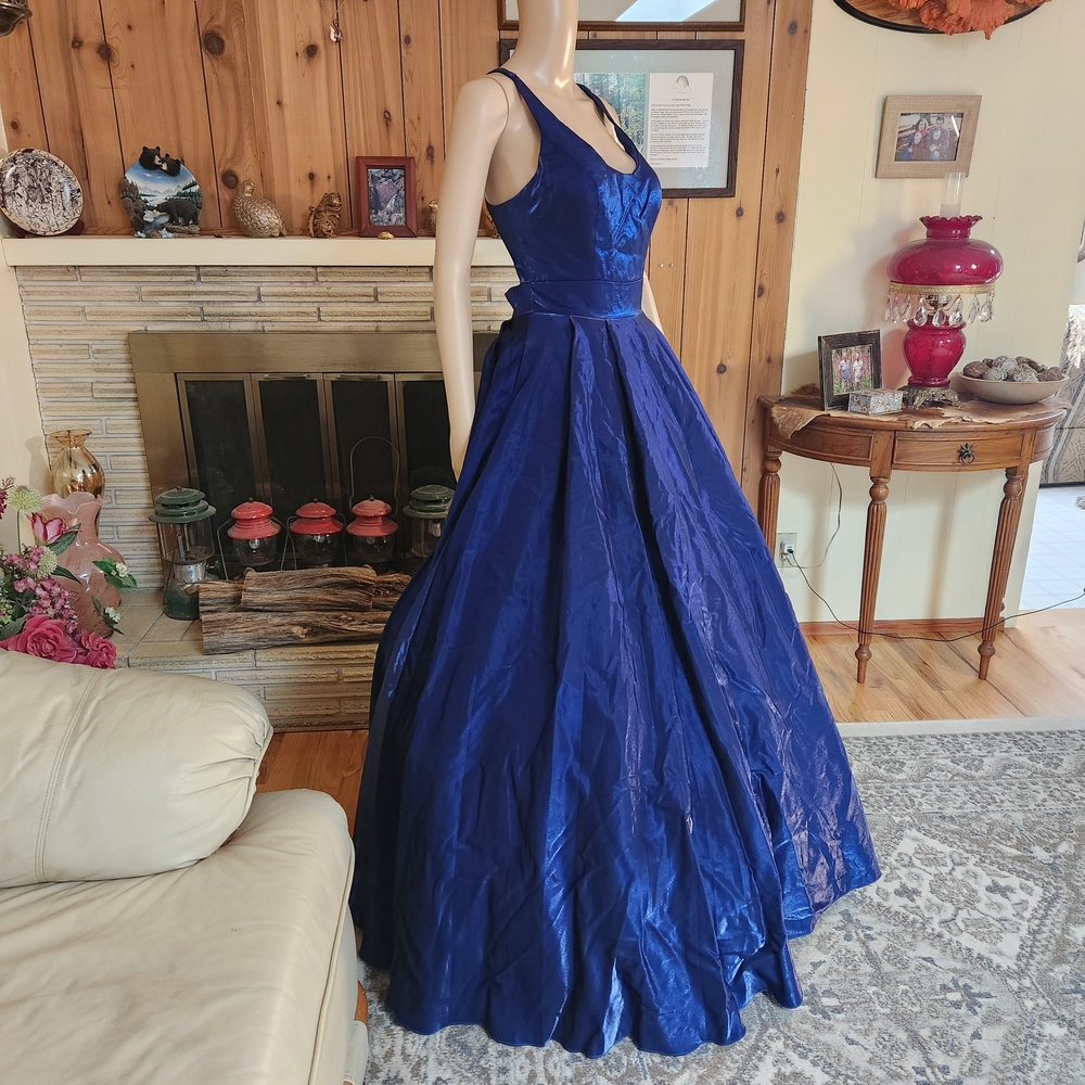 Stunning Cobalt Blue Clarisse Ballgown – NWT (Size 6) - Picture 4 of 10